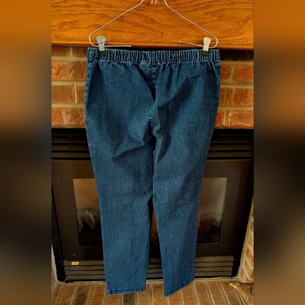 Croft & Barrow Pull On Denim Jeans Size Medium Short - Picture 2 of 2